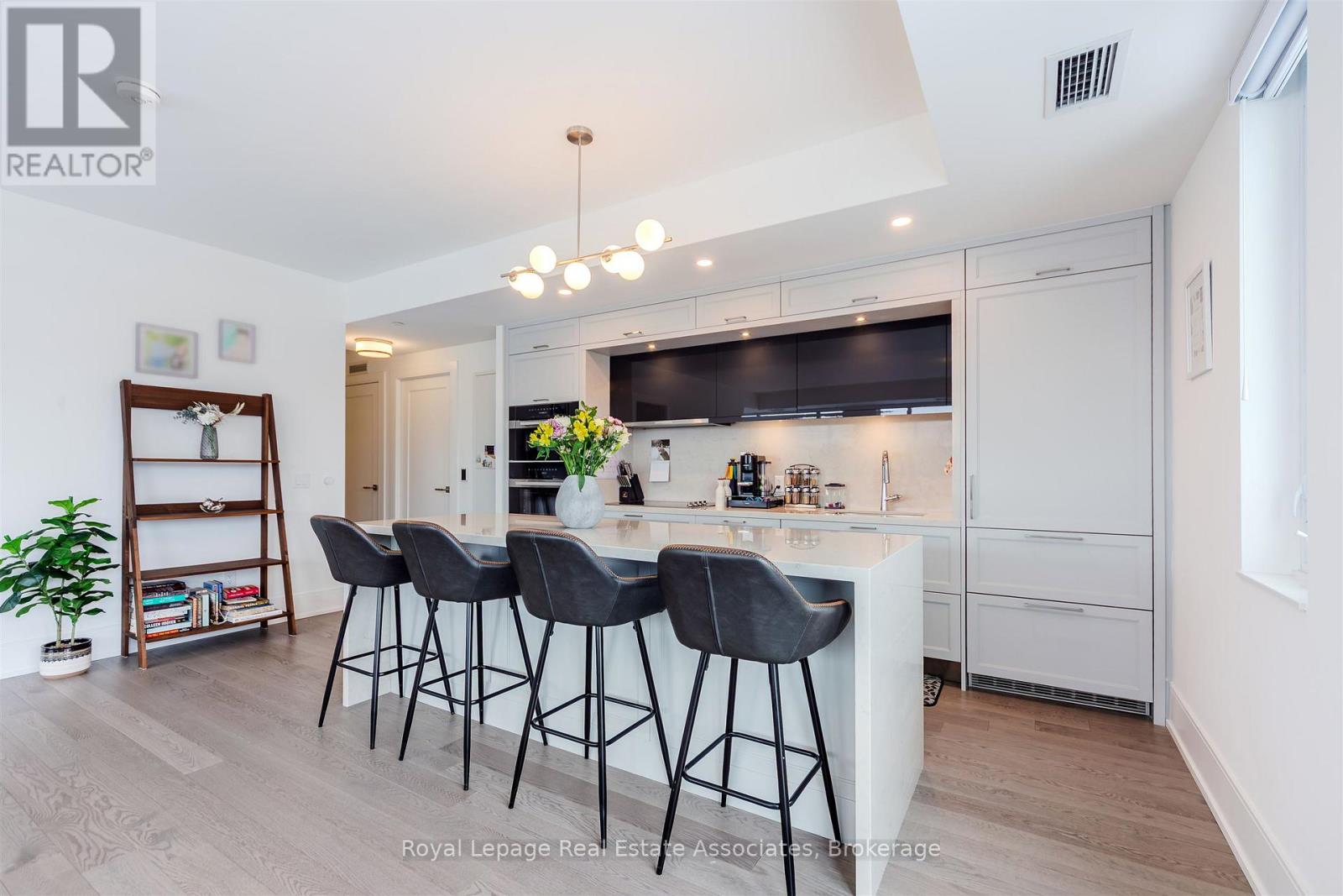 219 - 259 The Kingsway, Toronto, Ontario  M9A 0G2 - Photo 6 - W12822418