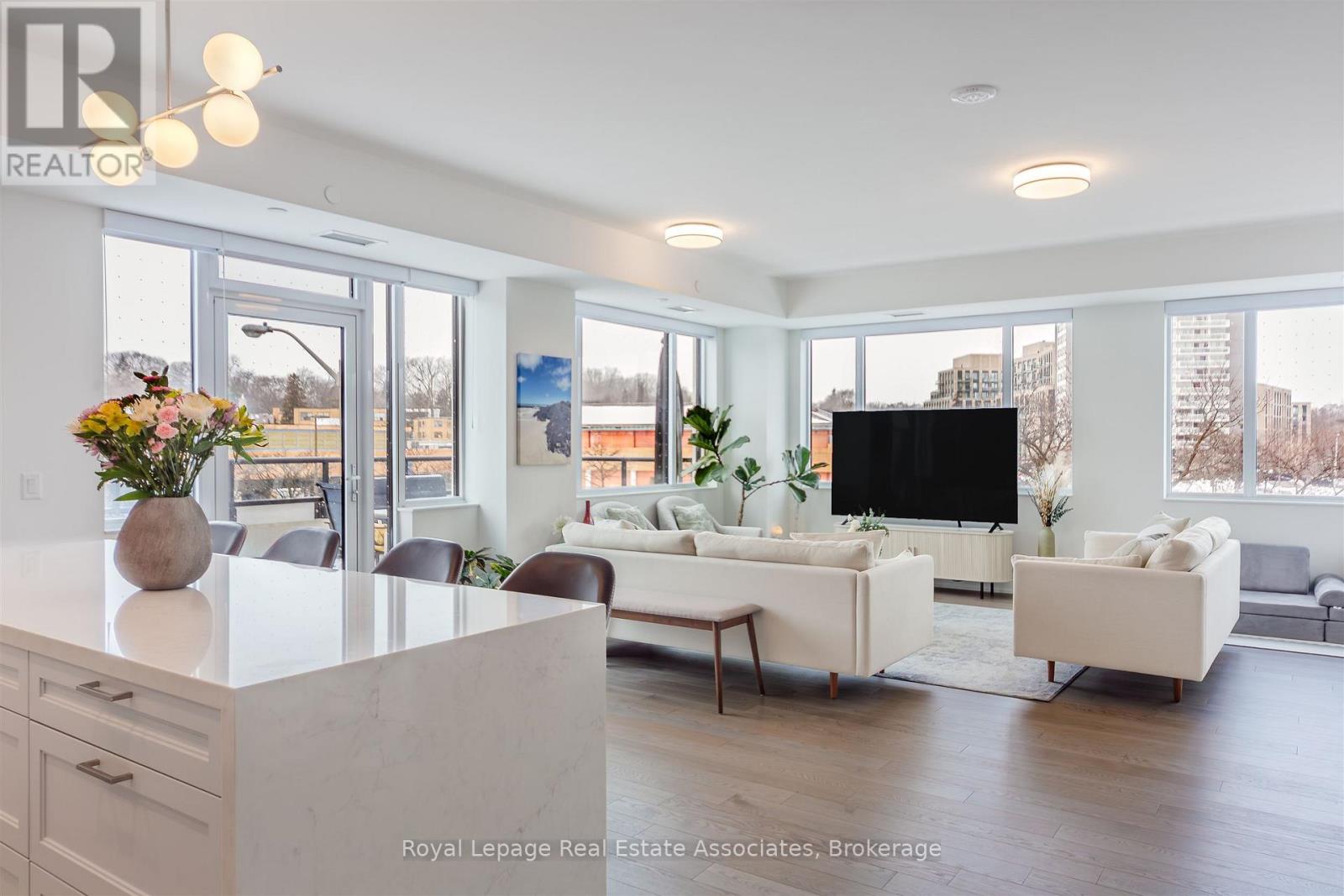 219 - 259 The Kingsway, Toronto, Ontario  M9A 0G2 - Photo 9 - W12822418