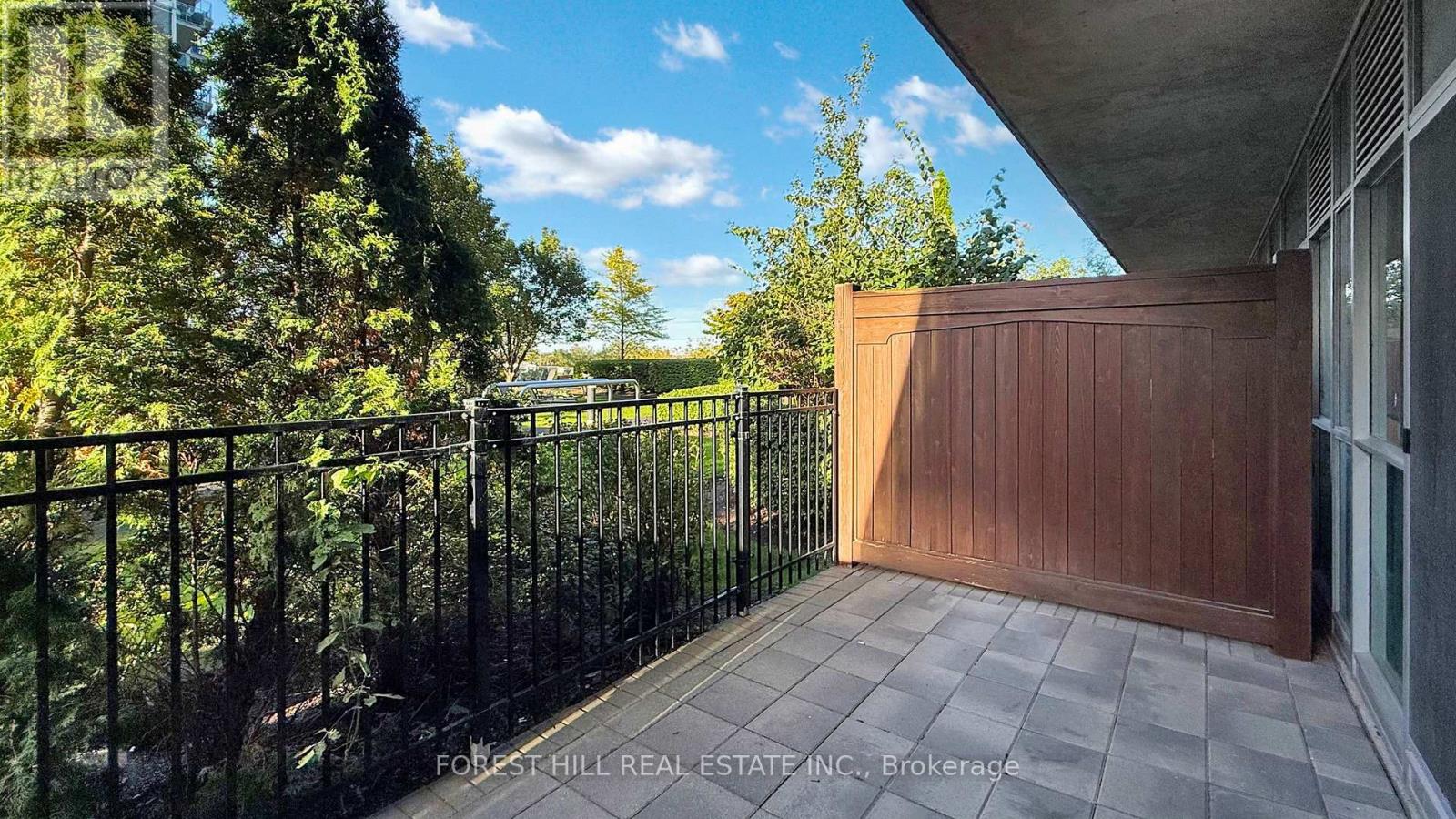 434 - 165 Legion Road N, Toronto, Ontario  M8Y 0A1 - Photo 18 - W12822444