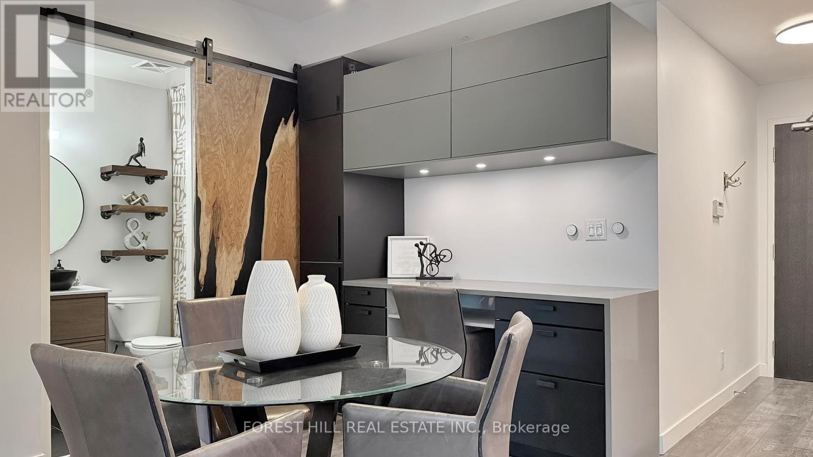 434 - 165 Legion Road N, Toronto, Ontario  M8Y 0A1 - Photo 3 - W12822444