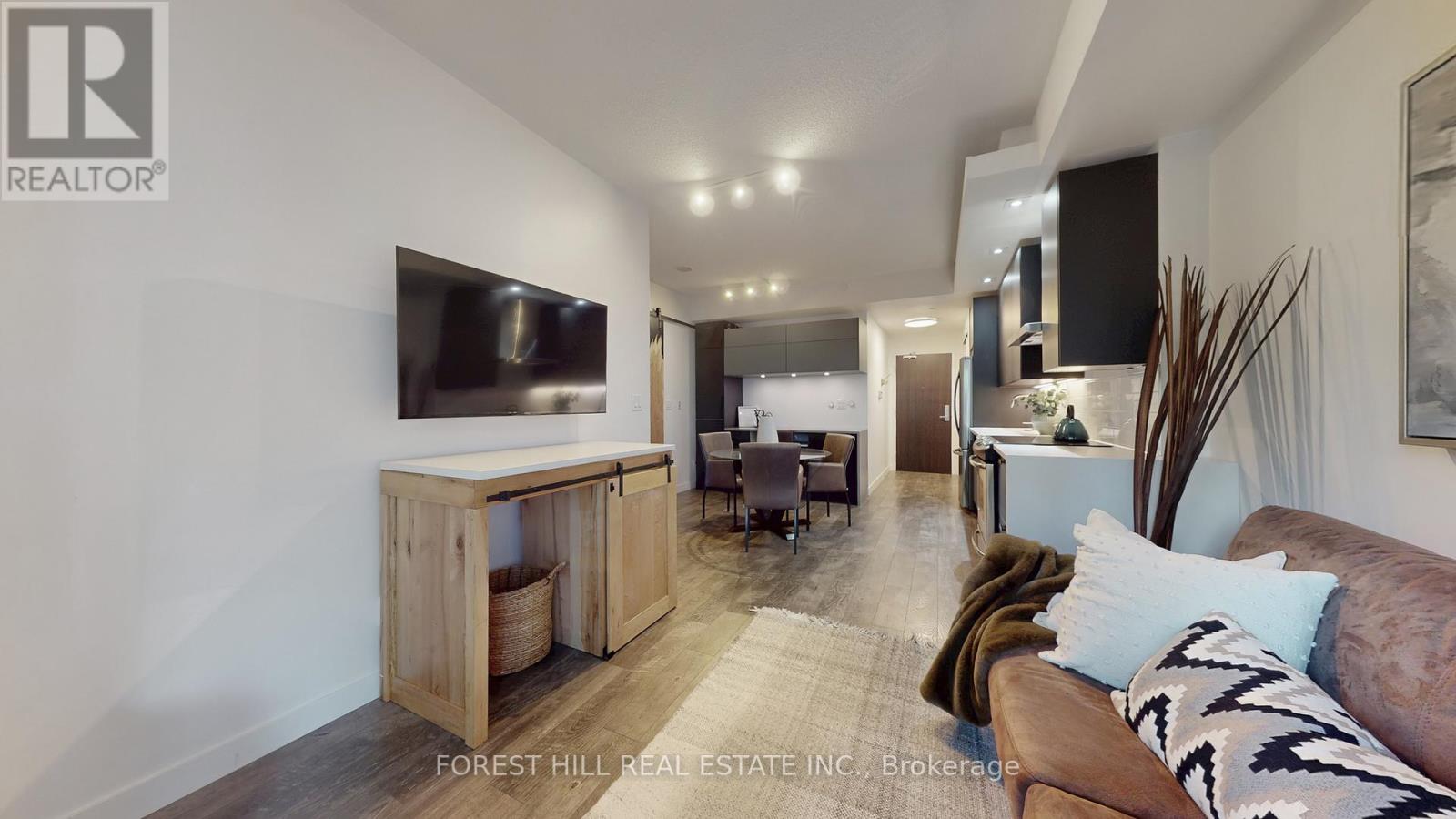 434 - 165 Legion Road N, Toronto, Ontario  M8Y 0A1 - Photo 5 - W12822444