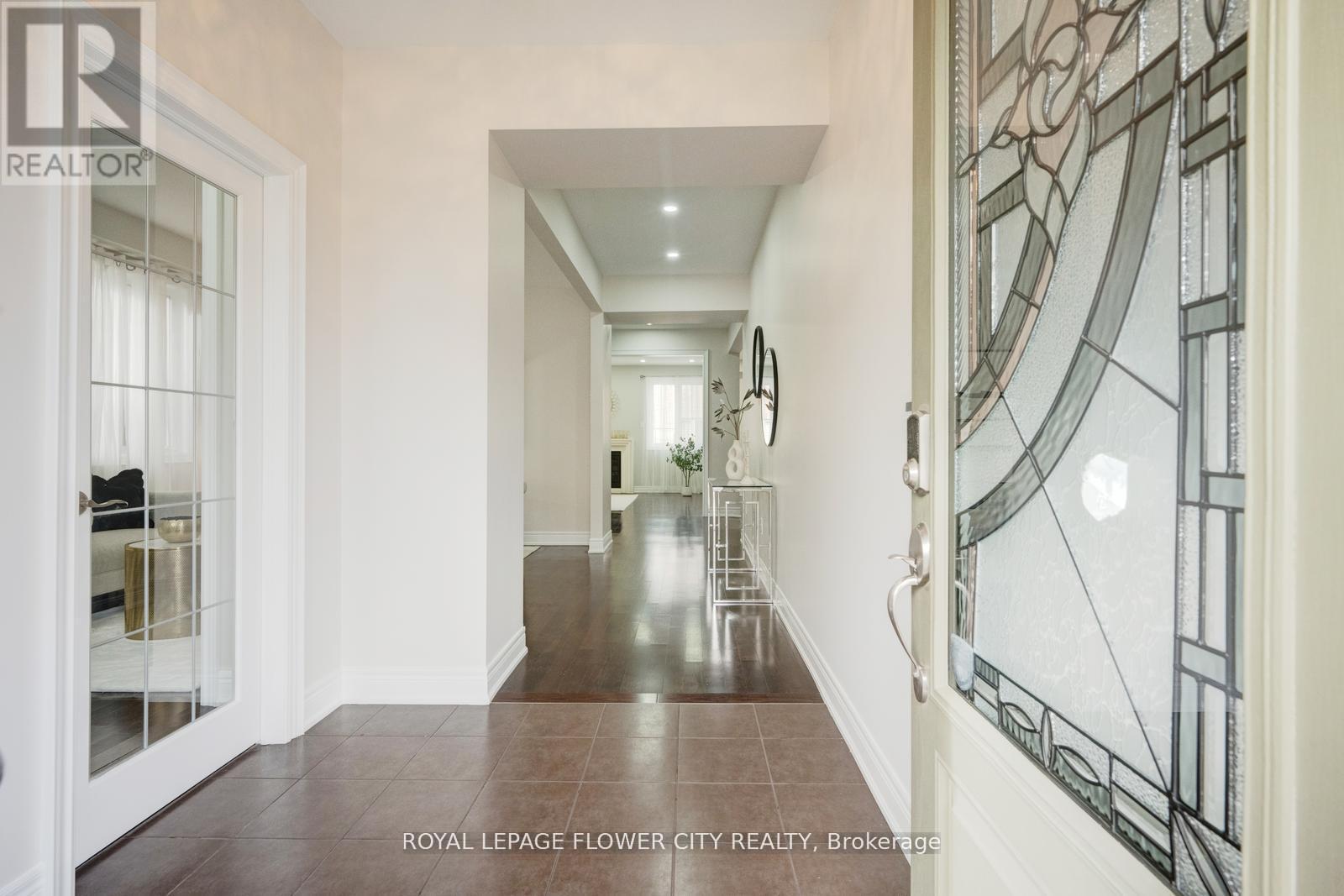 6 Villadowns Trail, Brampton, Ontario  L6R 3V5 - Photo 3 - W12822462