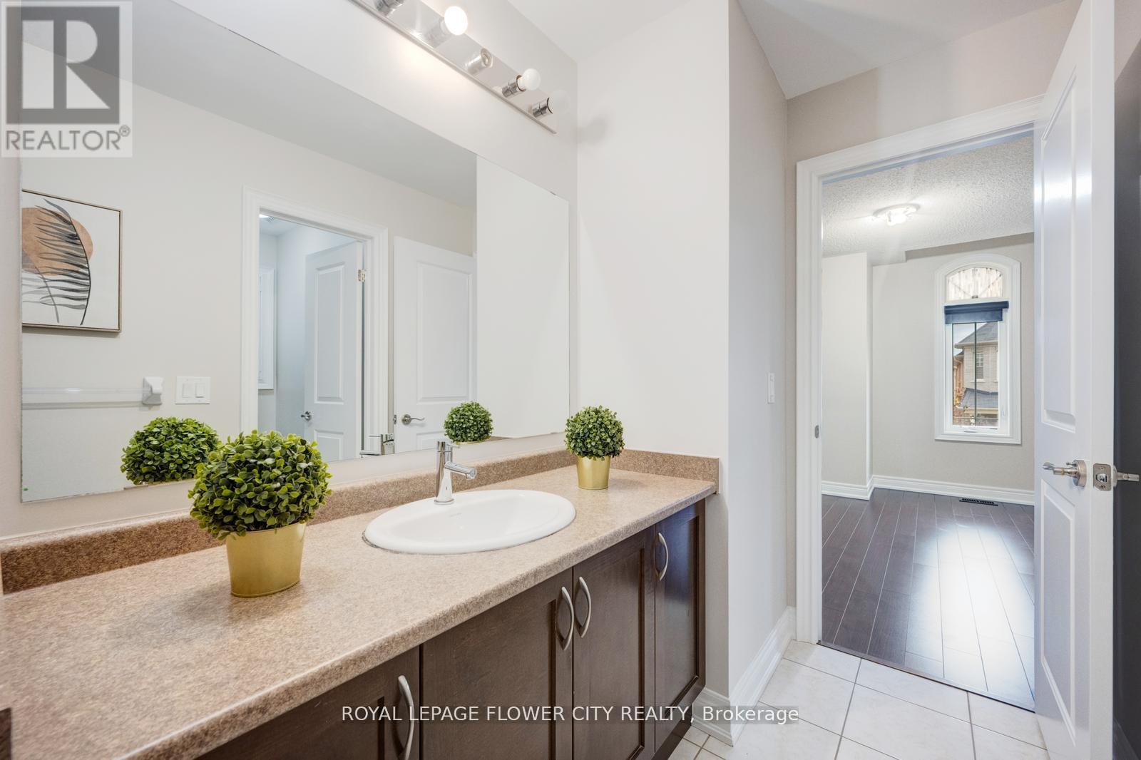 6 Villadowns Trail, Brampton, Ontario  L6R 3V5 - Photo 38 - W12822462