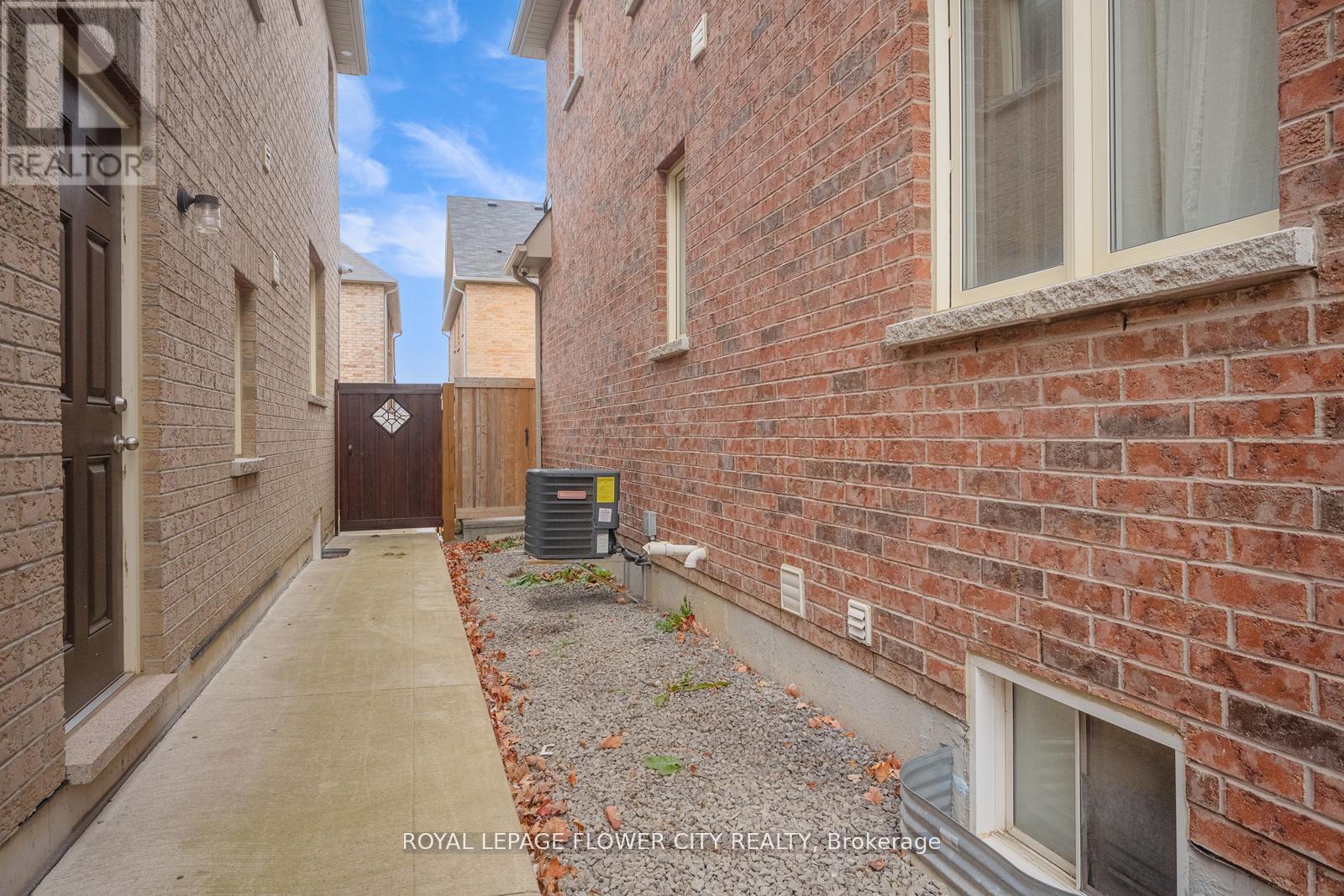 6 Villadowns Trail, Brampton, Ontario  L6R 3V5 - Photo 49 - W12822462