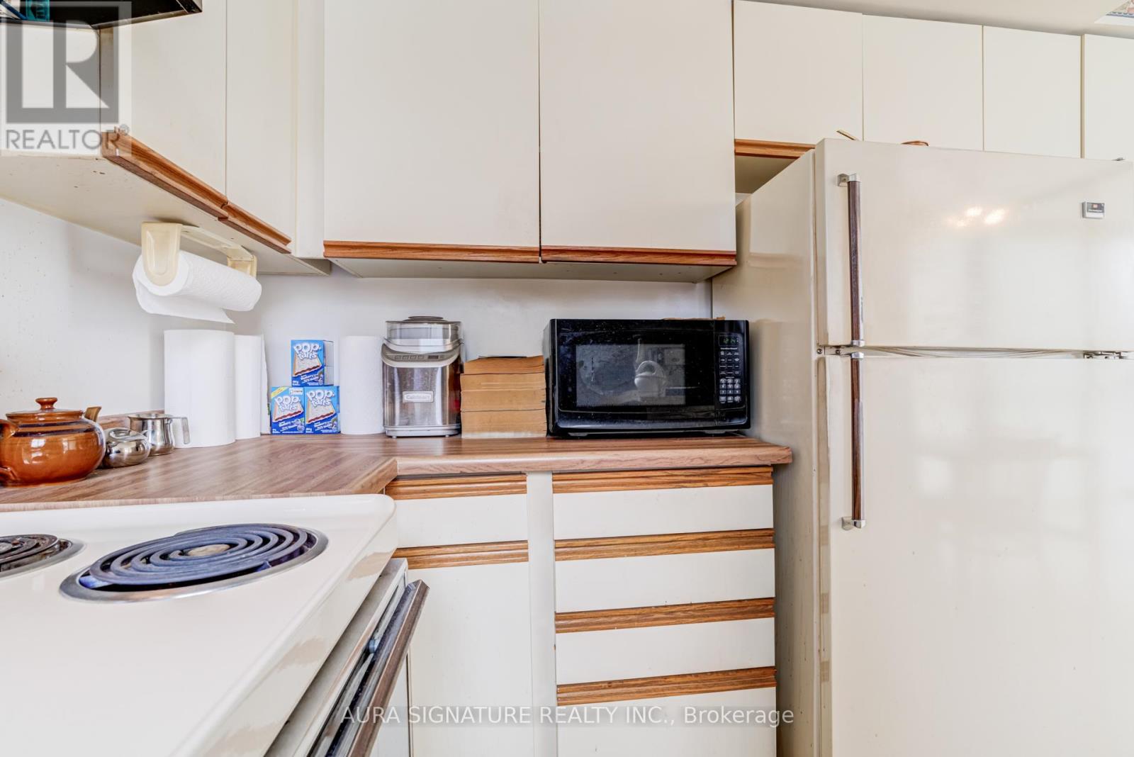 203 - 40 Richview Road, Toronto, Ontario  M9A 5C1 - Photo 16 - W12822512