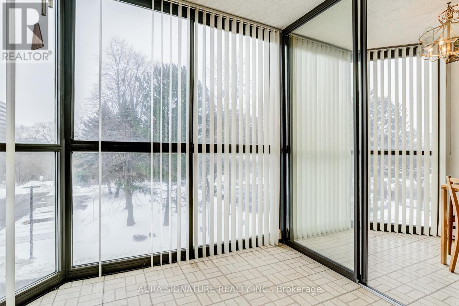 203 - 40 Richview Road, Toronto, Ontario  M9A 5C1 - Photo 9 - W12822512