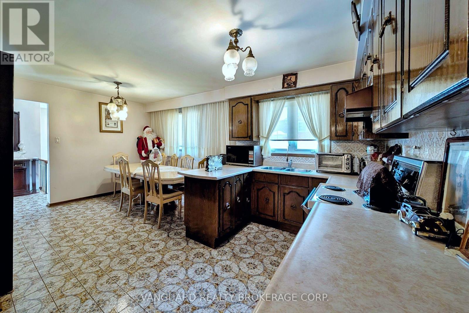 92 Skelton Boulevard, Brampton, Ontario  L6V 2P6 - Photo 16 - W12822514