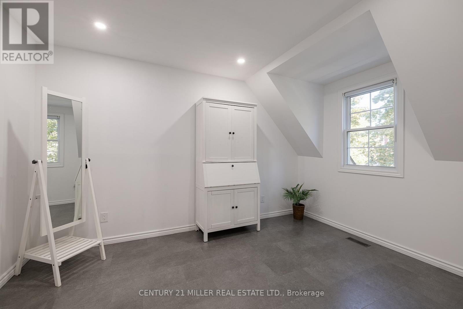 76 Brock Street, Oakville, Ontario  L6K 2Z1 - Photo 21 - W12822544