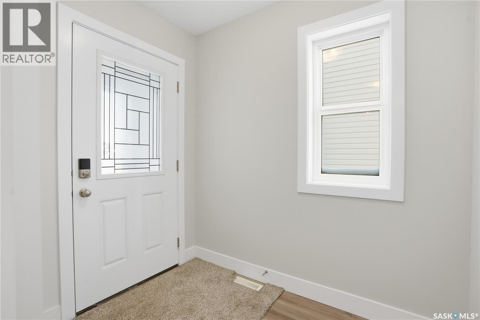 111 Stromberg Crescent, Saskatoon, Saskatchewan  S7L 7C4 - Photo 3 - SK029221