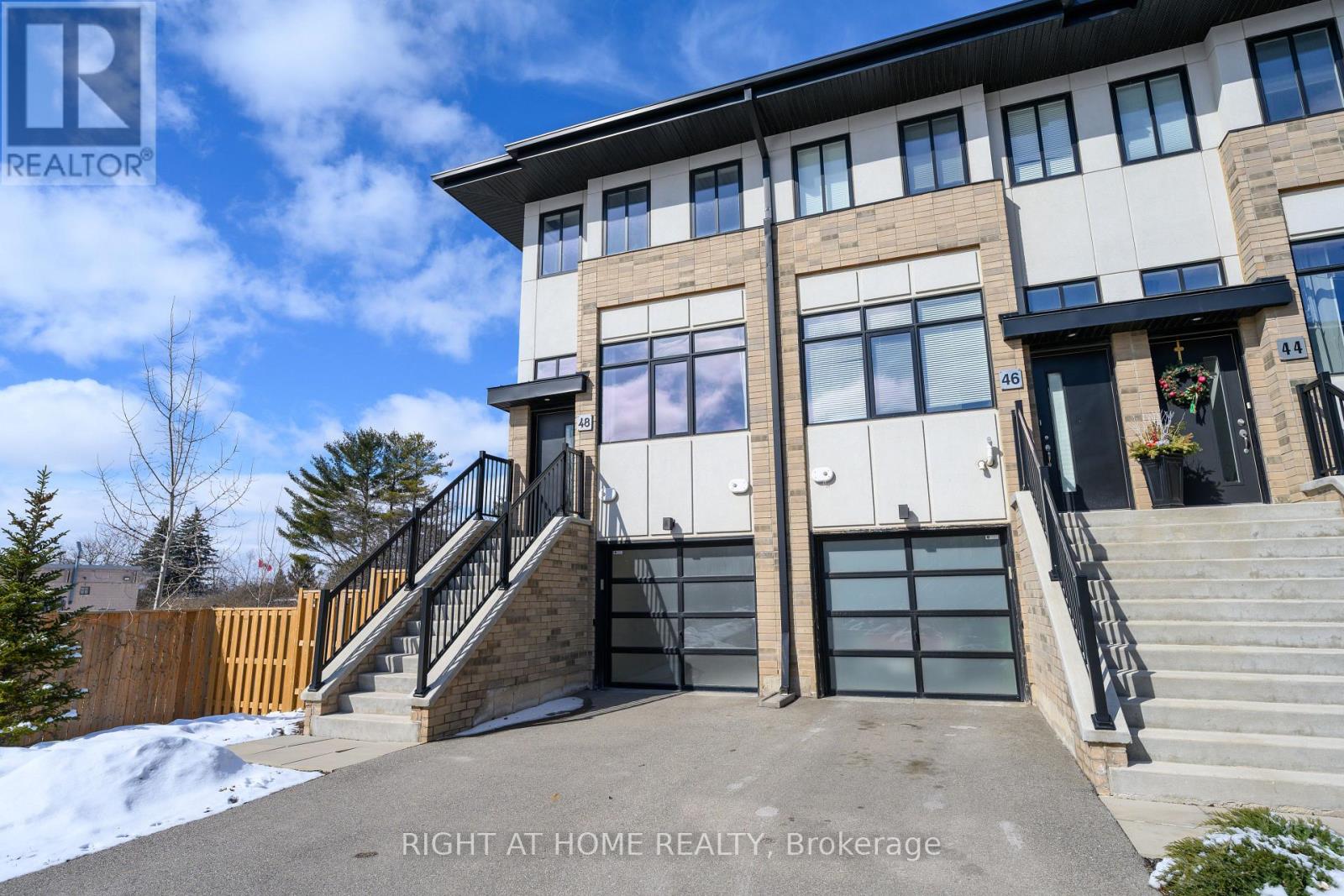 48 Markle Crescent, Hamilton, Ontario  L9G 0H3 - Photo 1 - X12822364