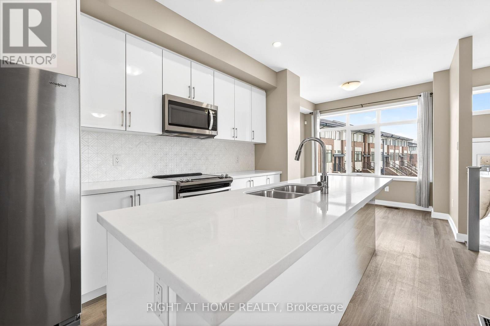 48 Markle Crescent, Hamilton, Ontario  L9G 0H3 - Photo 10 - X12822364