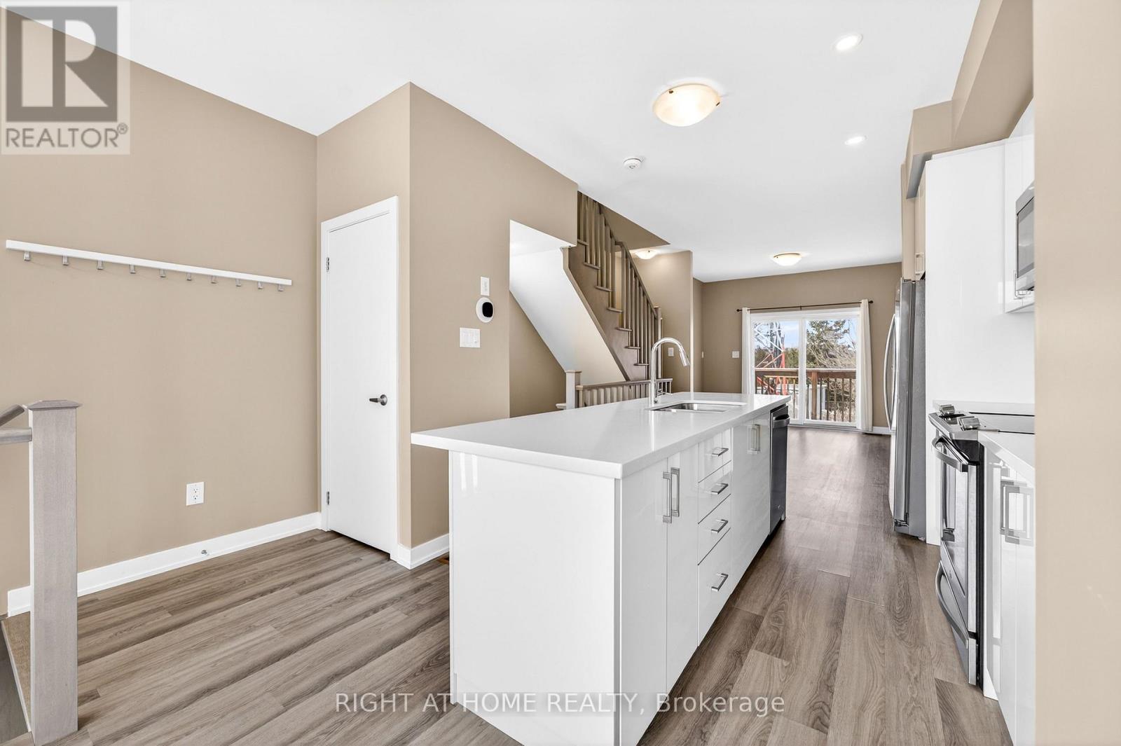 48 Markle Crescent, Hamilton, Ontario  L9G 0H3 - Photo 15 - X12822364