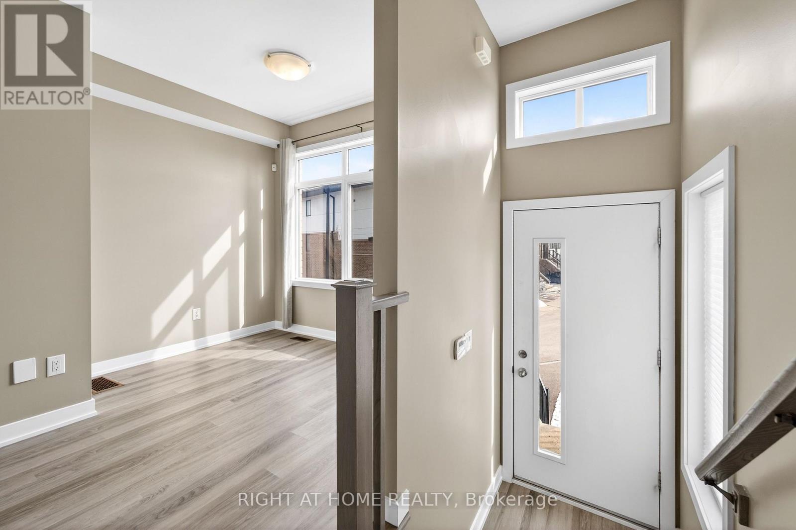 48 Markle Crescent, Hamilton, Ontario  L9G 0H3 - Photo 6 - X12822364