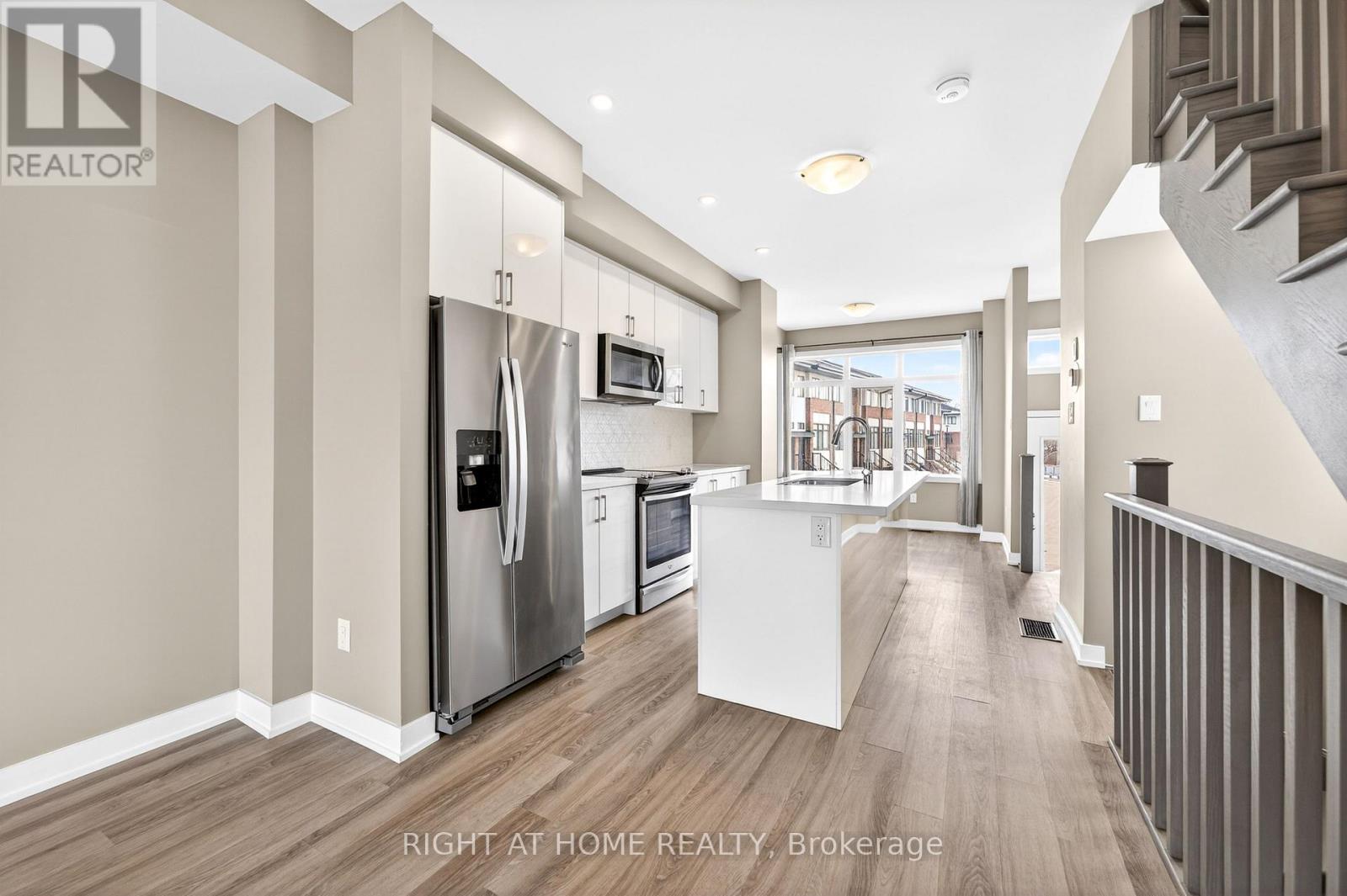 48 Markle Crescent, Hamilton, Ontario  L9G 0H3 - Photo 9 - X12822364