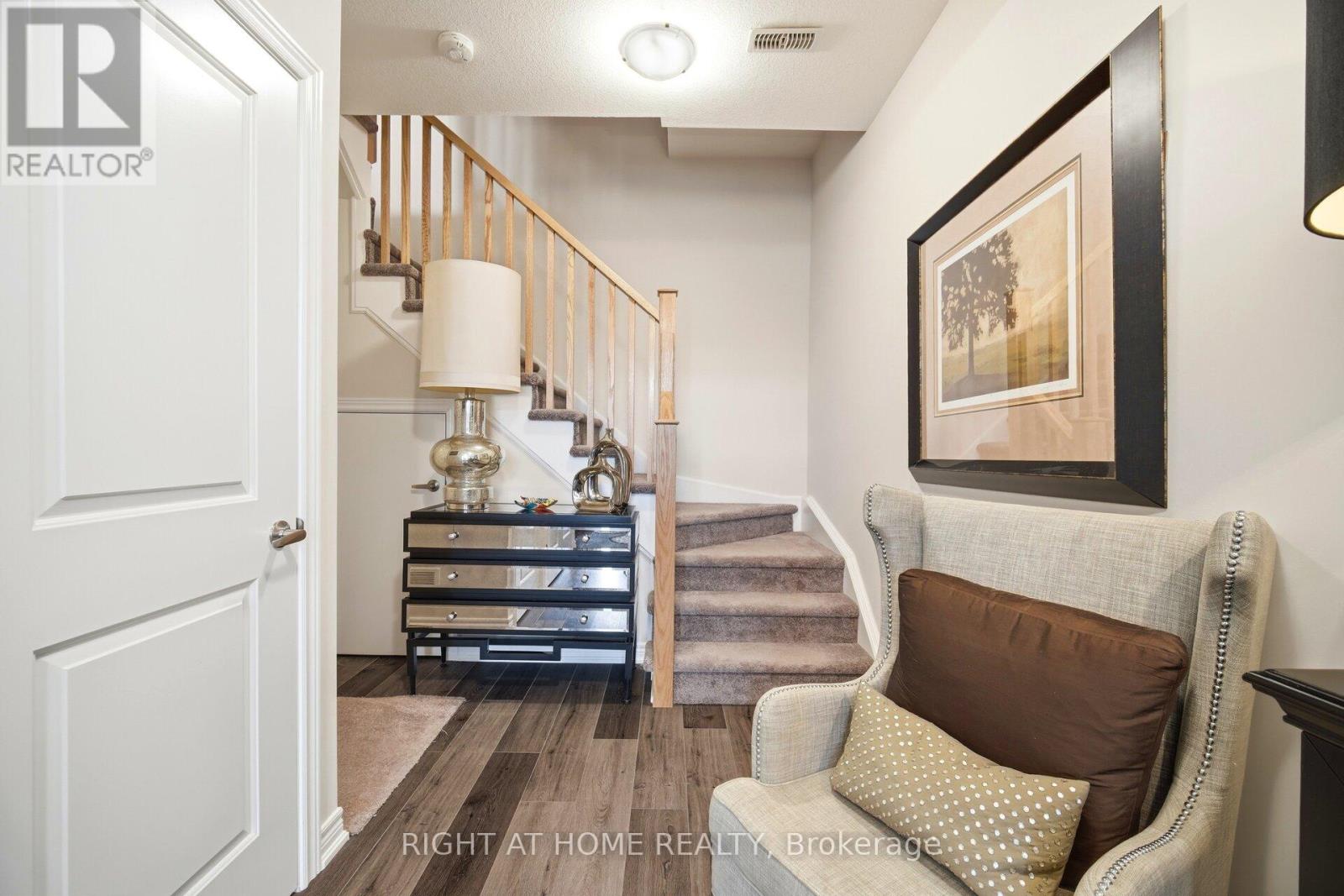 61 - 19 Picardy Drive, Hamilton, Ontario  L8J 2T7 - Photo 7 - X12822448