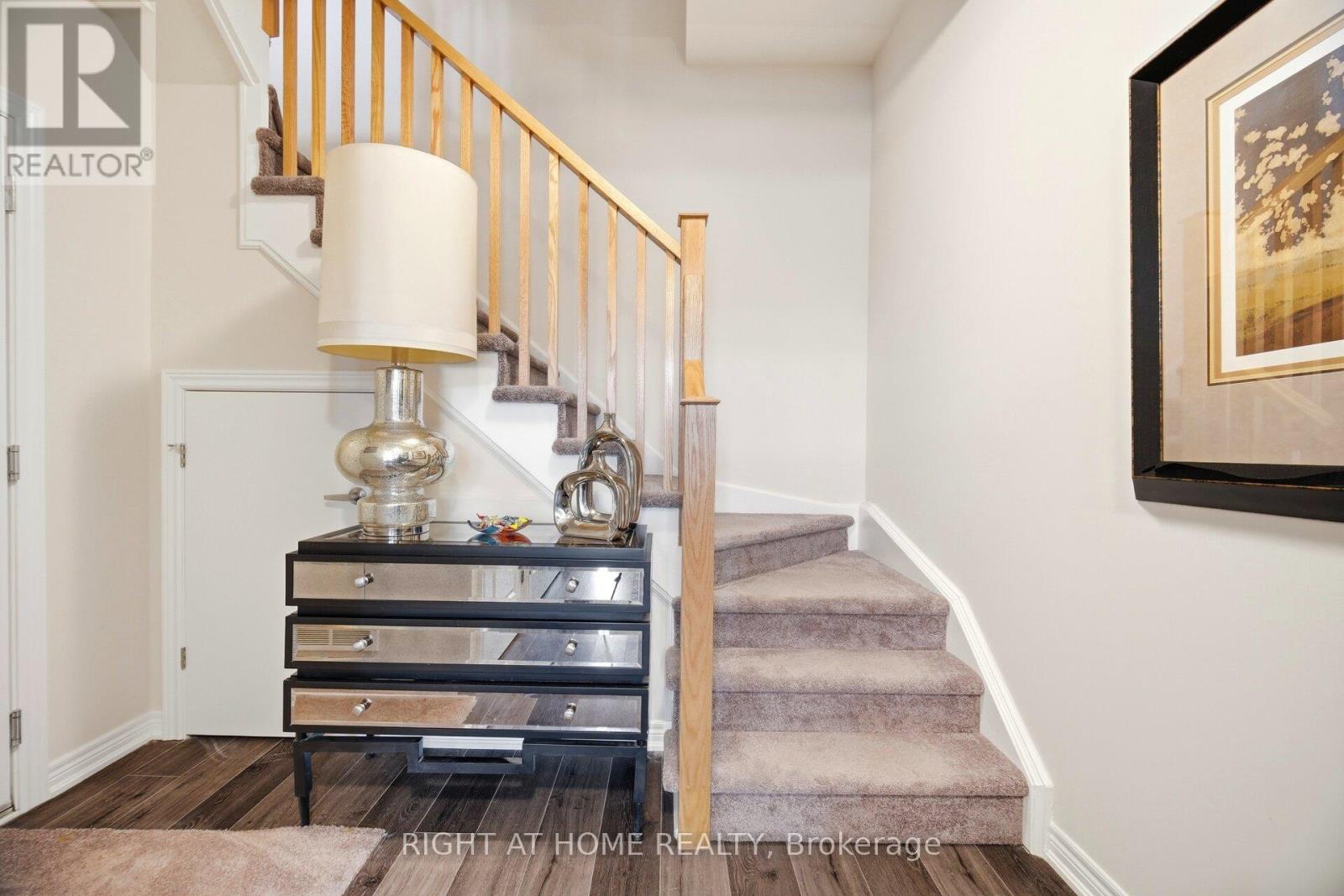 61 - 19 Picardy Drive, Hamilton, Ontario  L8J 2T7 - Photo 8 - X12822448