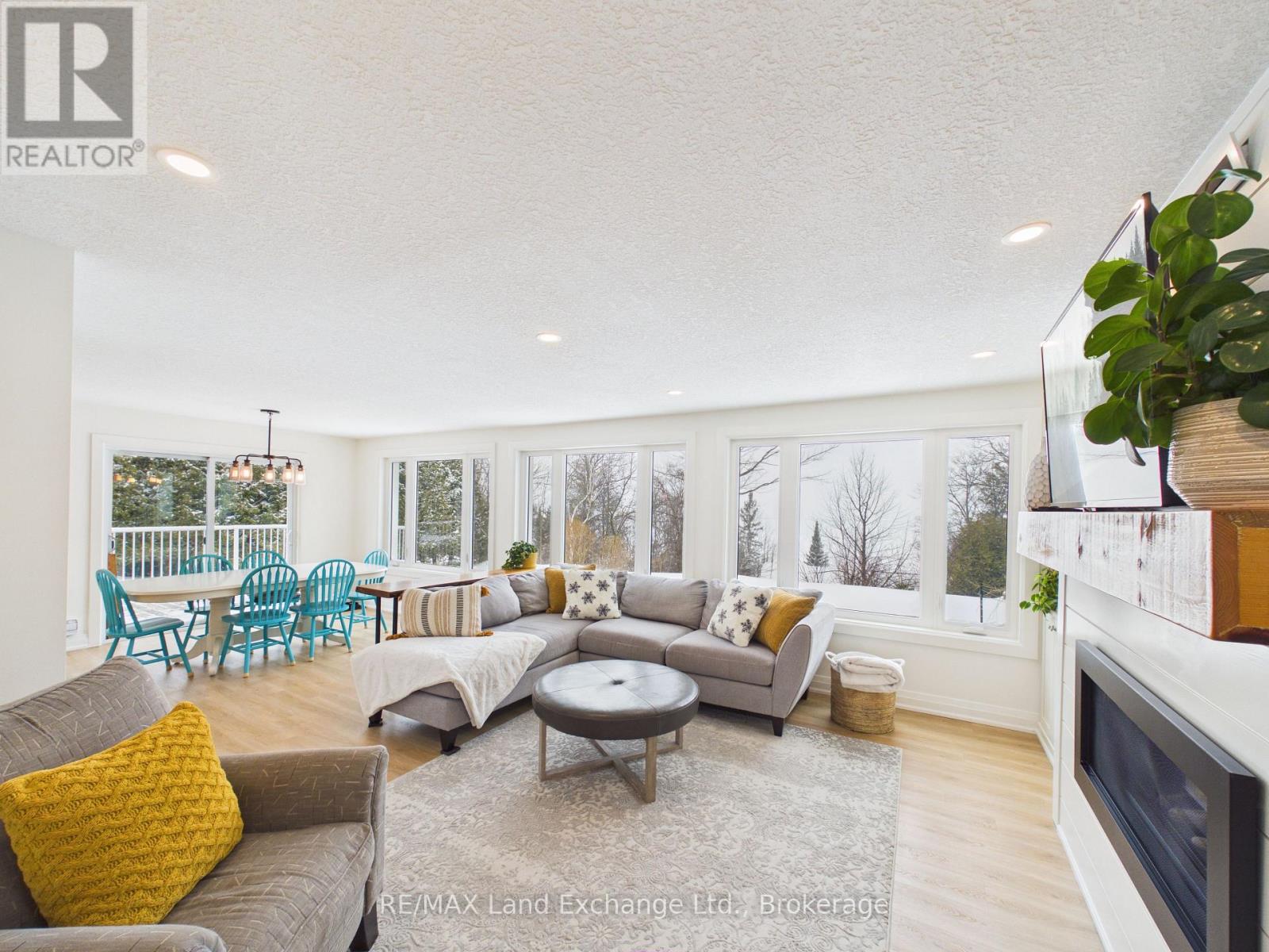 9 Macgregor Beach Road, Kincardine, Ontario N2Z 1J6 - Photo 11 - X12822720