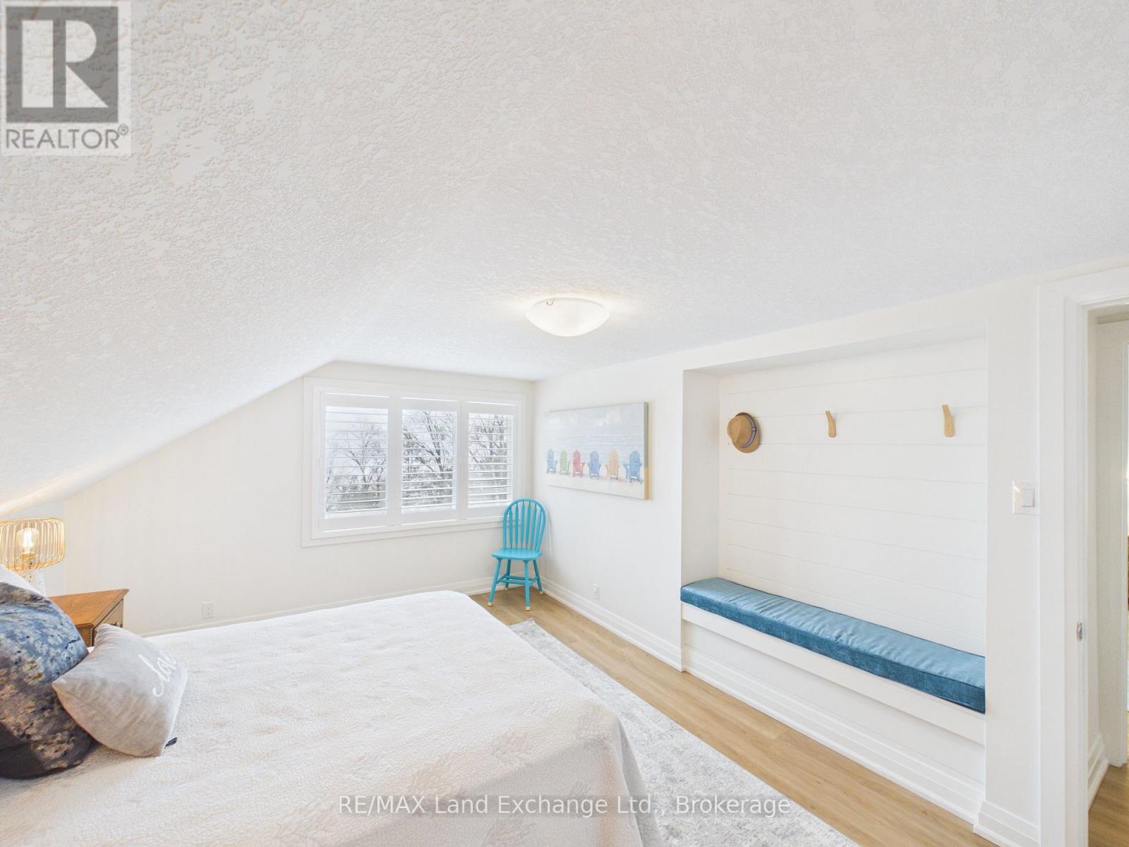 9 Macgregor Beach Road, Kincardine, Ontario N2Z 1J6 - Photo 15 - X12822720