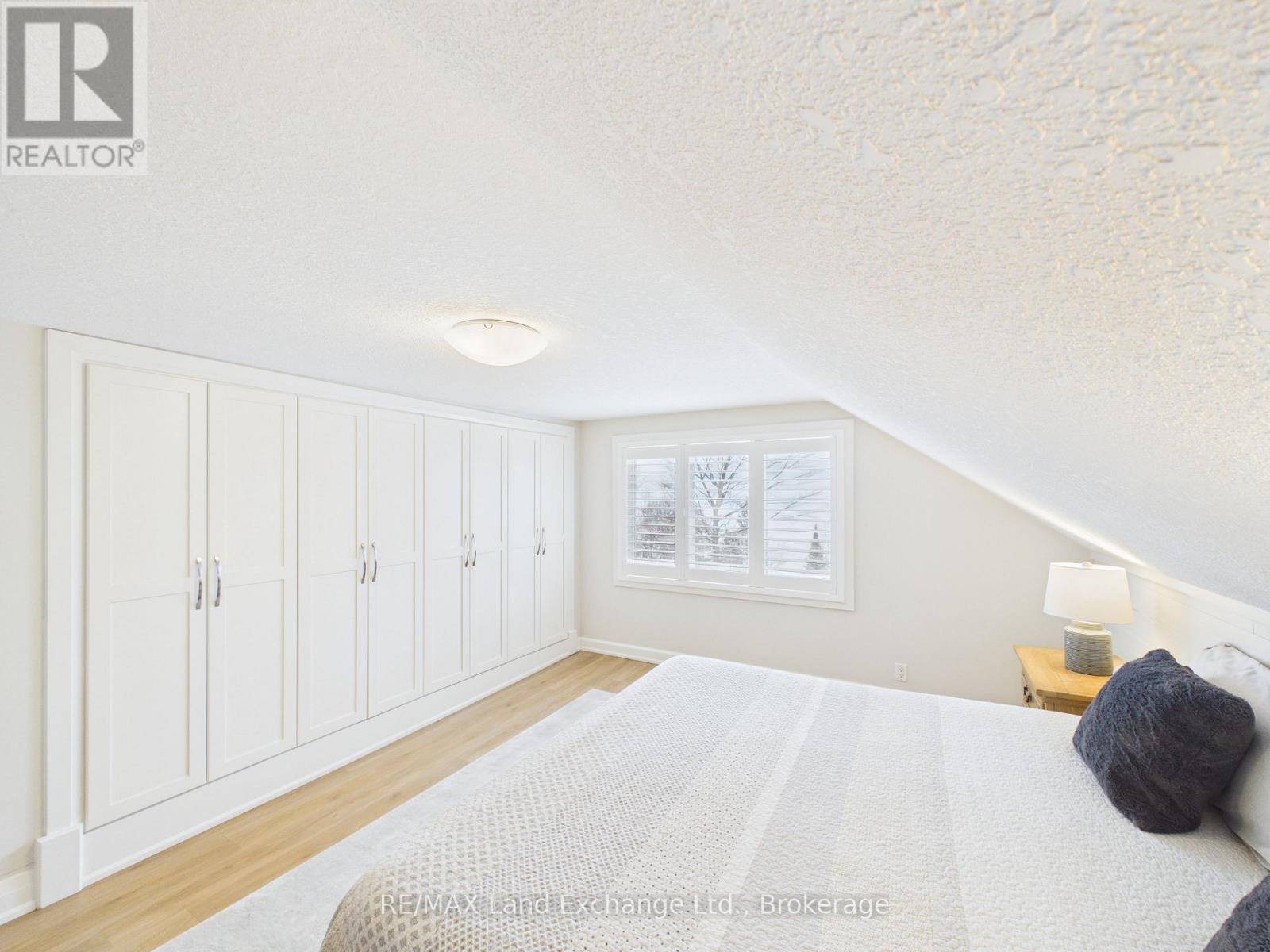 9 Macgregor Beach Road, Kincardine, Ontario N2Z 1J6 - Photo 18 - X12822720