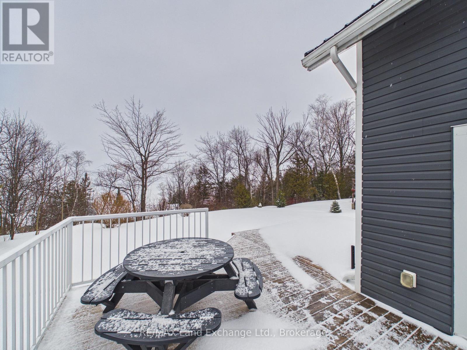 9 Macgregor Beach Road, Kincardine, Ontario N2Z 1J6 - Photo 23 - X12822720