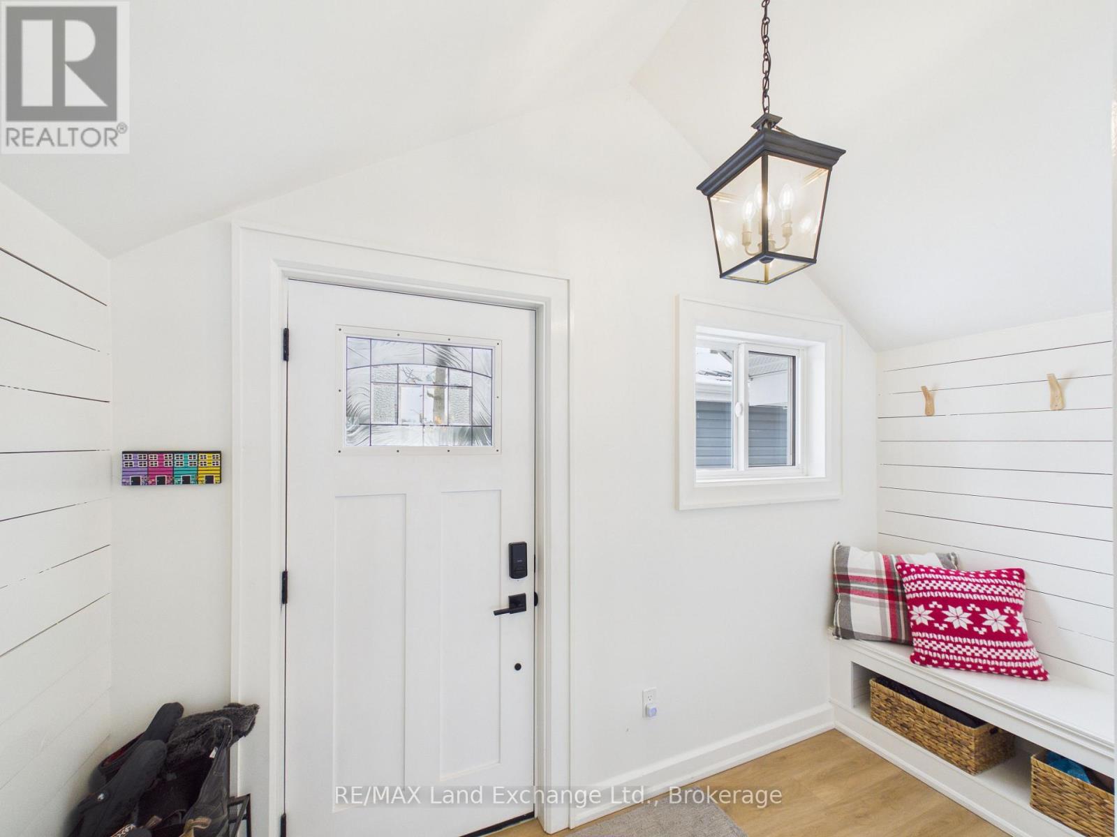 9 Macgregor Beach Road, Kincardine, Ontario  N2Z 1J6 - Photo 4 - X12822720