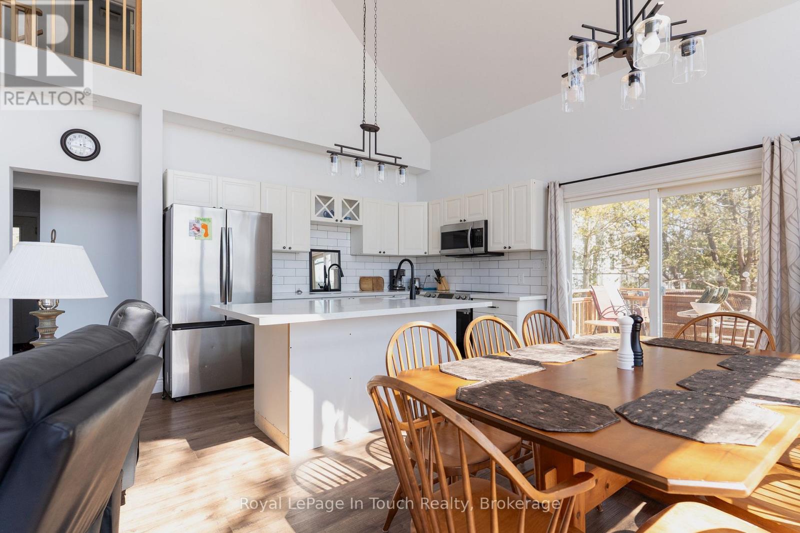 26 Macey Bay Road, Georgian Bay, Ontario L0K 1S0 - Photo 11 - X12822758