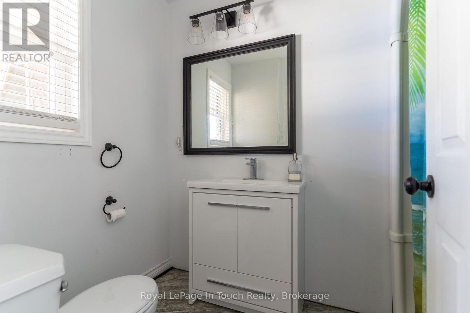 26 Macey Bay Road, Georgian Bay, Ontario L0K 1S0 - Photo 20 - X12822758