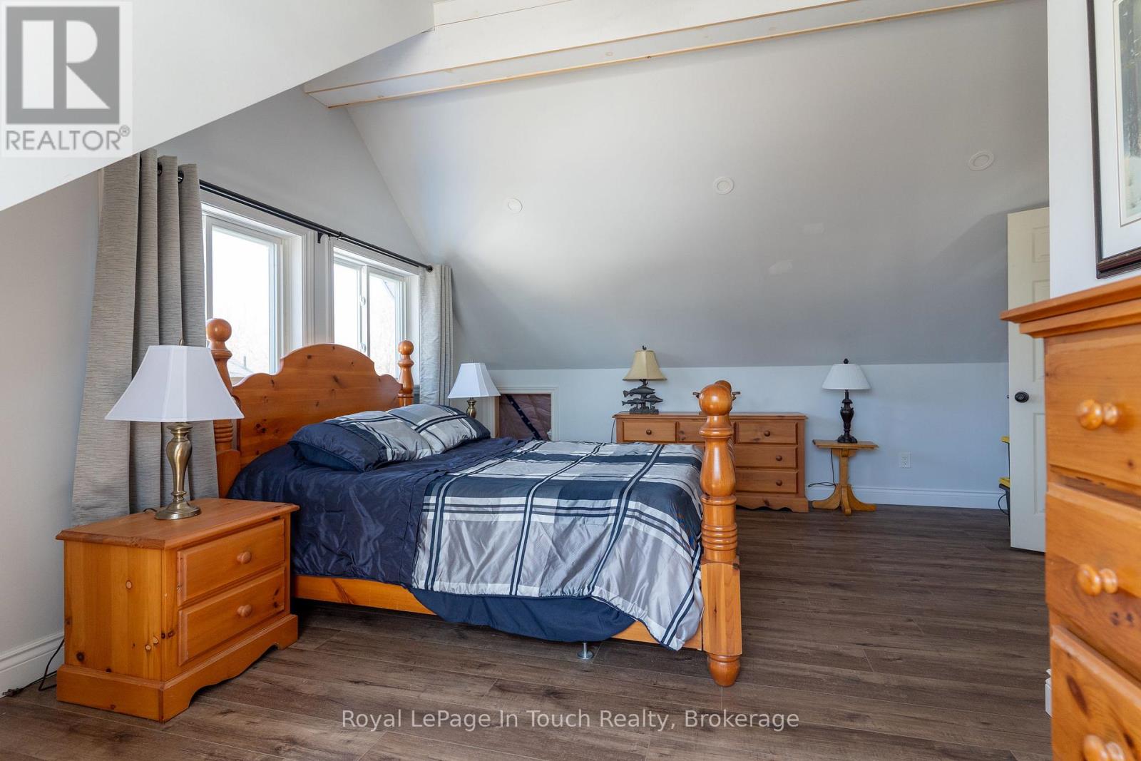 26 Macey Bay Road, Georgian Bay, Ontario L0K 1S0 - Photo 23 - X12822758