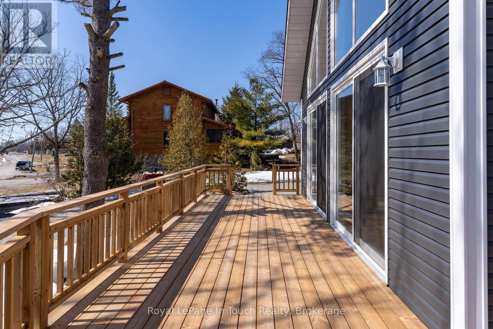 26 Macey Bay Road, Georgian Bay, Ontario L0K 1S0 - Photo 4 - X12822758