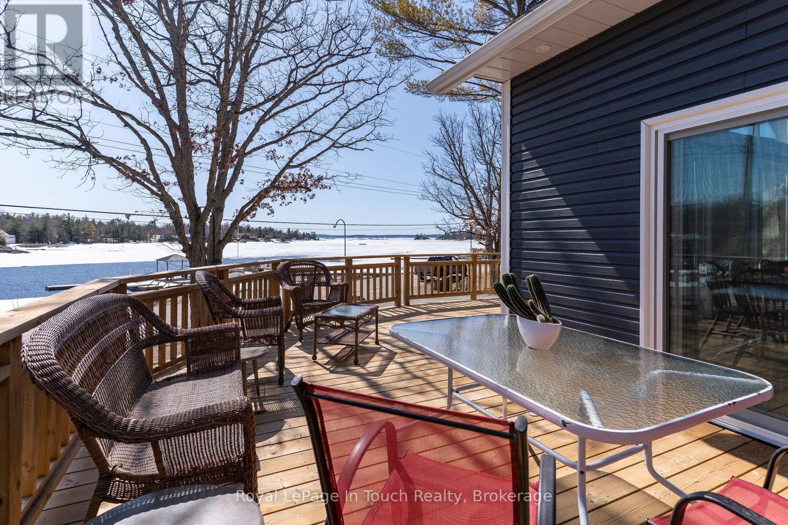 26 Macey Bay Road, Georgian Bay, Ontario L0K 1S0 - Photo 6 - X12822758