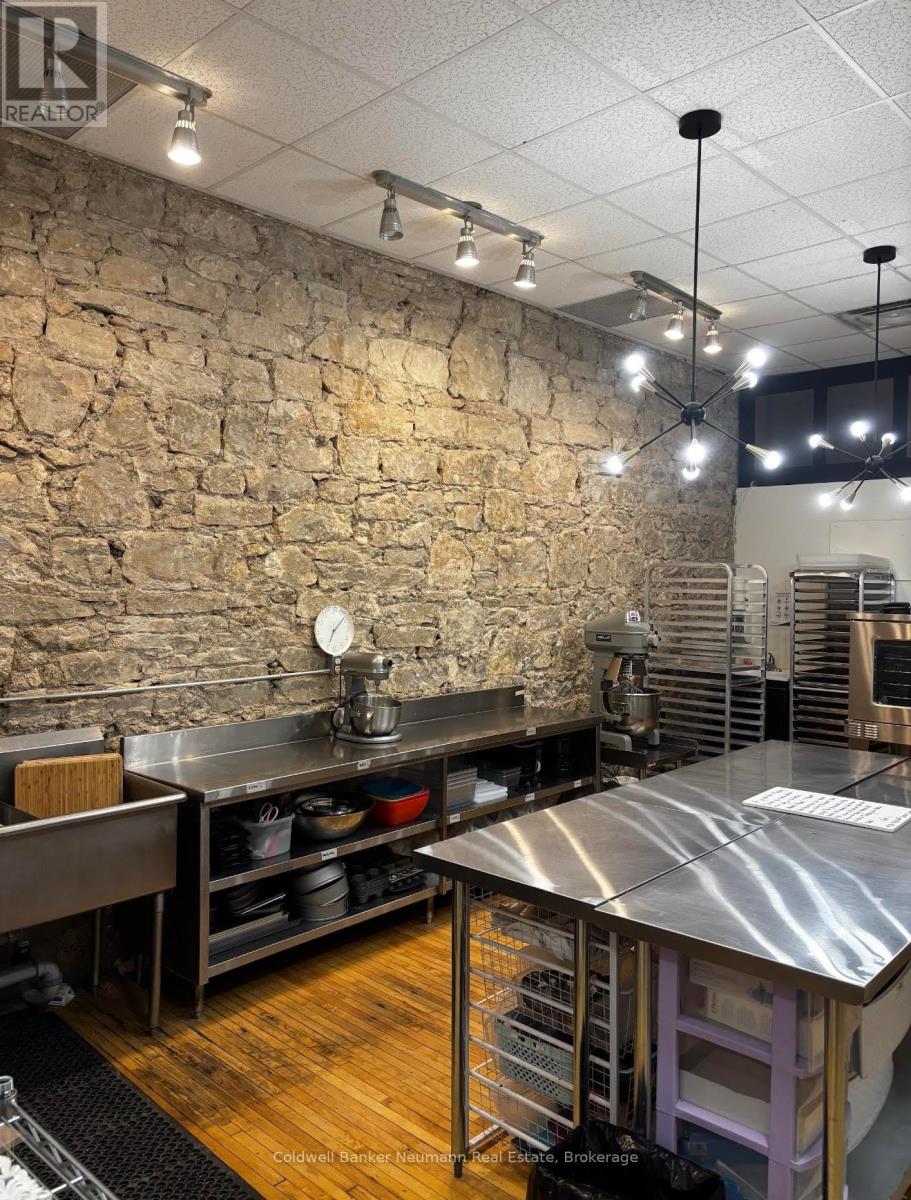 3 - 1-5 Wyndham Street N, Guelph (Downtown), Ontario  N1G 4E5 - Photo 6 - X12822802