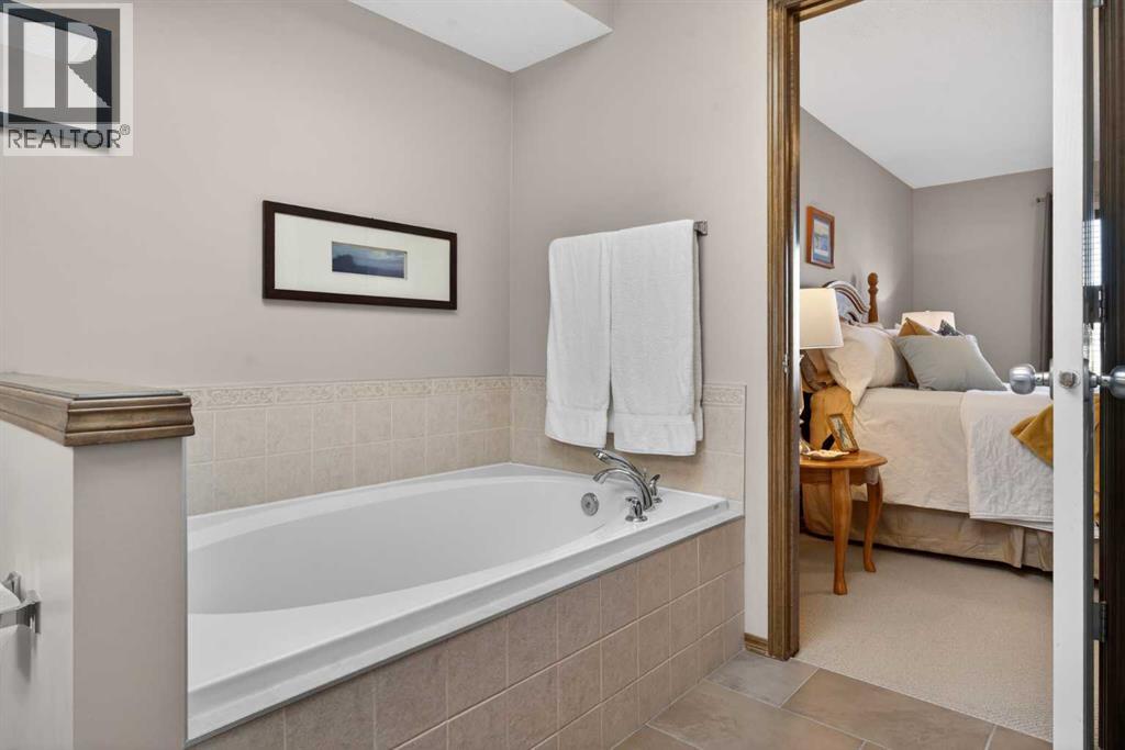 57 Pantego Hill Nw, Calgary, Alberta  T3K 0B7 - Photo 27 - A2284912