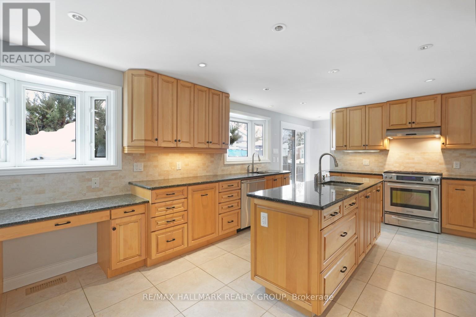 2036 Kings Grove Crescent, Ottawa, Ontario  K1J 6G1 - Photo 12 - X12822552