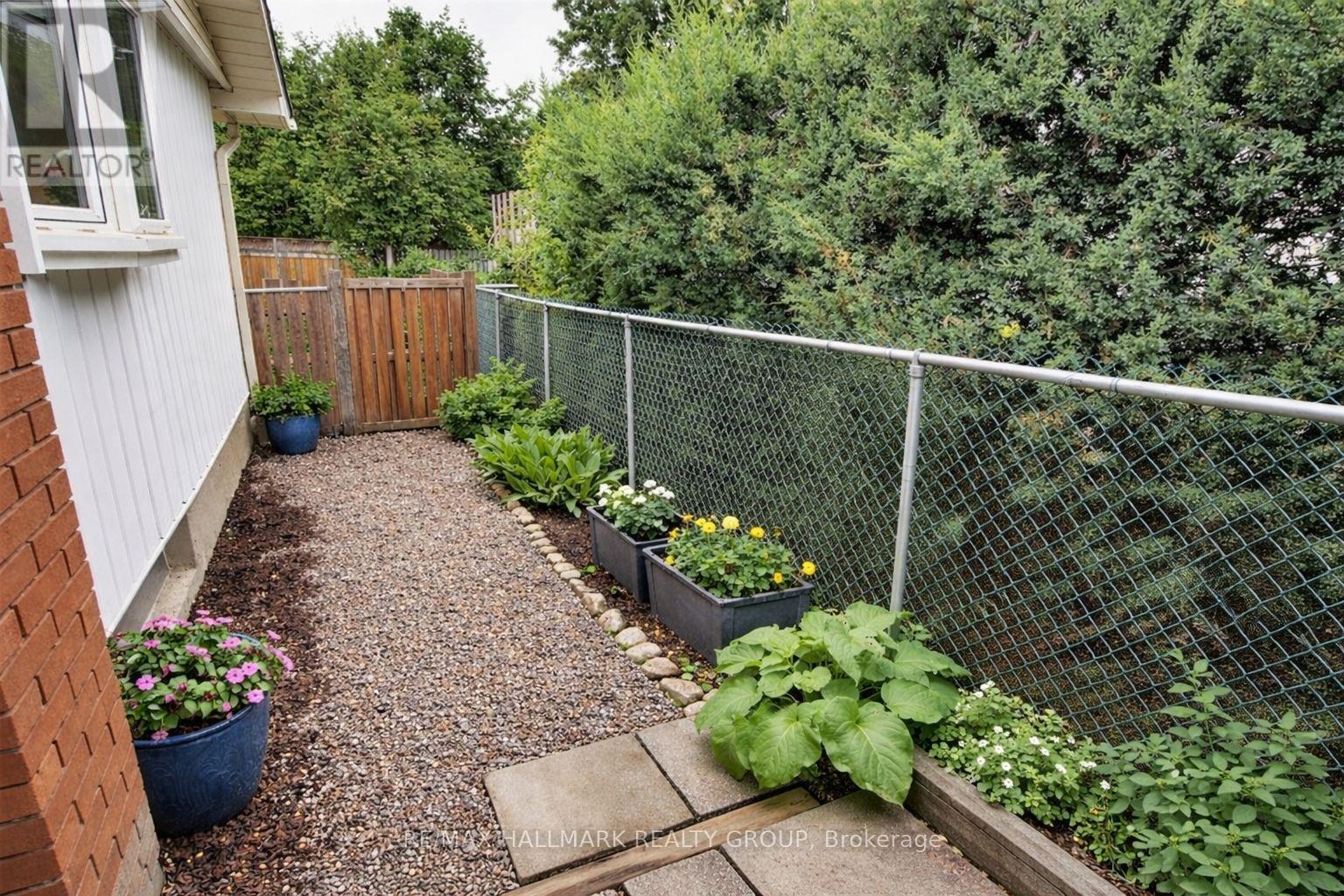 2036 Kings Grove Crescent, Ottawa, Ontario  K1J 6G1 - Photo 29 - X12822552