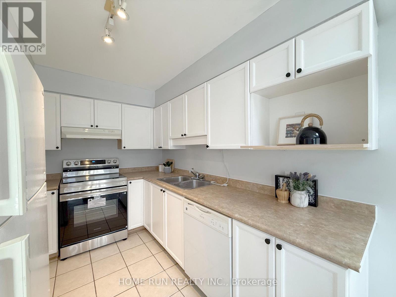 95 Hemlo Crescent, Ottawa, Ontario  K2T 1E1 - Photo 14 - X12822628