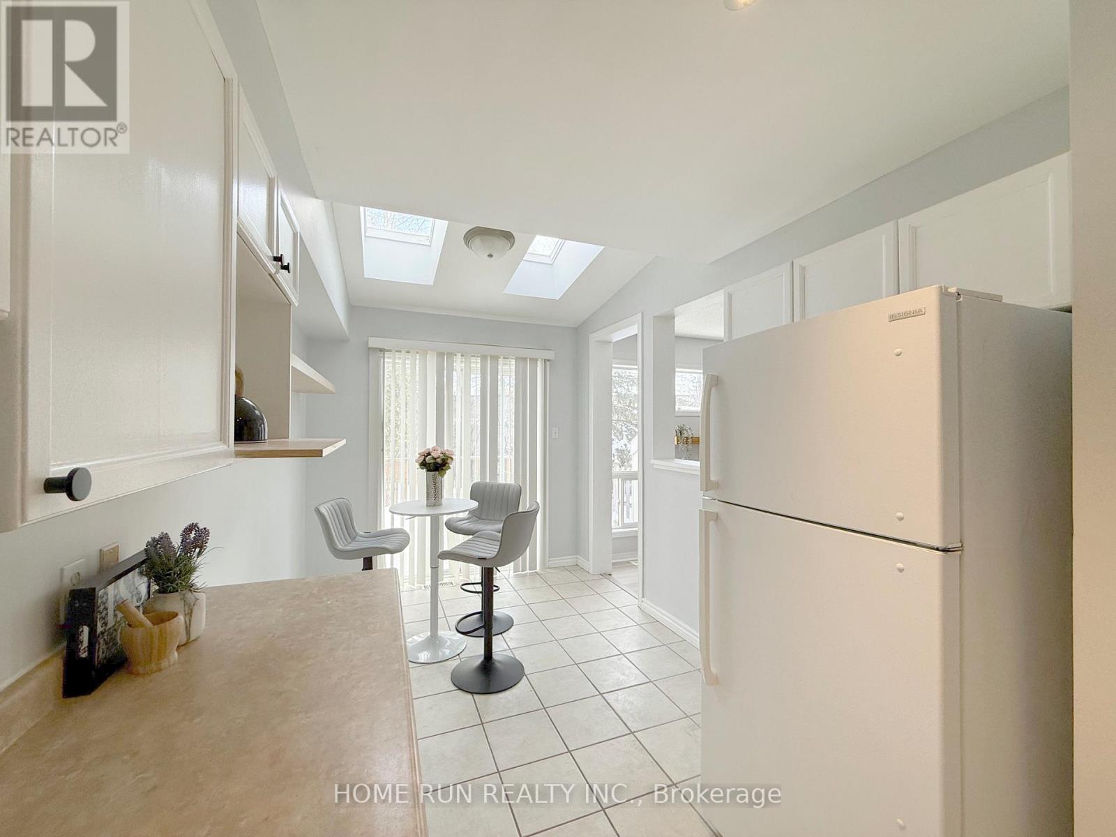 95 Hemlo Crescent, Ottawa, Ontario  K2T 1E1 - Photo 16 - X12822628