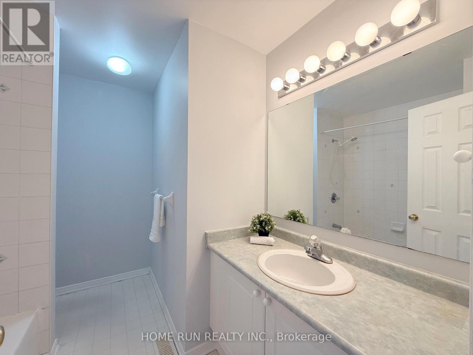 95 Hemlo Crescent, Ottawa, Ontario  K2T 1E1 - Photo 22 - X12822628