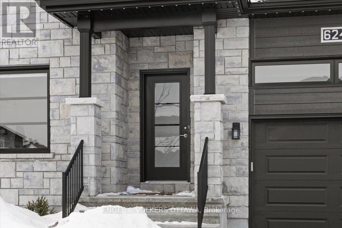 624 Geneva Crescent, Russell, Ontario  K0A 1W0 - Photo 2 - X12822734