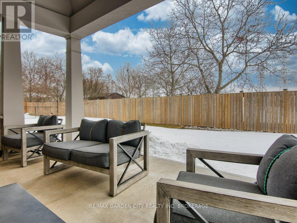 6290 Lucia Drive, Niagara Falls, Ontario  L2J 0G1 - Photo 4 - X12822654