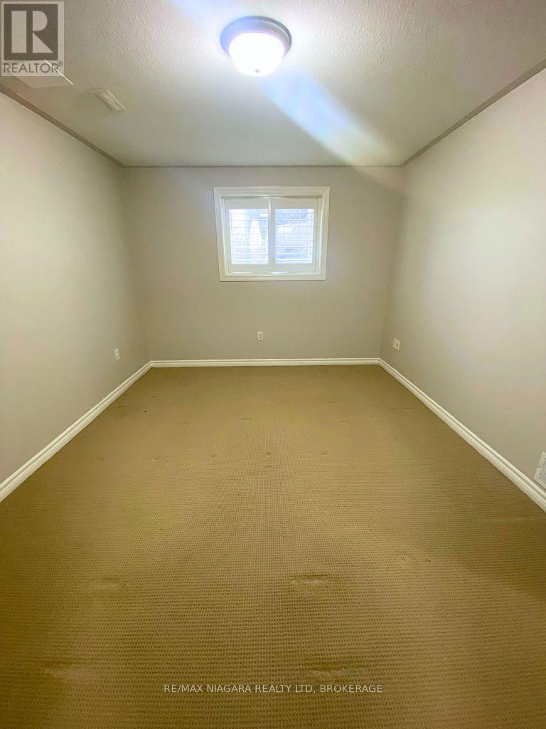 Lower - 355 Draper's Street, Welland, Ontario  L3C 0A1 - Photo 12 - X12822820