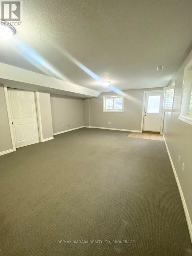 Lower - 355 Draper's Street, Welland, Ontario  L3C 0A1 - Photo 8 - X12822820