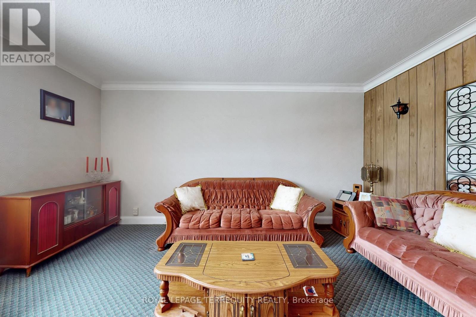 39 Coules Court, Toronto, Ontario  M8W 2N8 - Photo 6 - W12817384