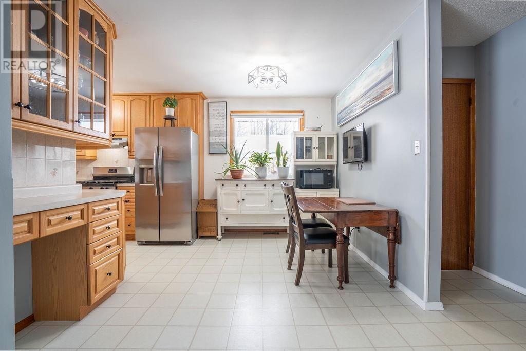 263 Rowell Ave, Sault Ste. Marie, Ontario  P6C 5K7 - Photo 9 - SM260359