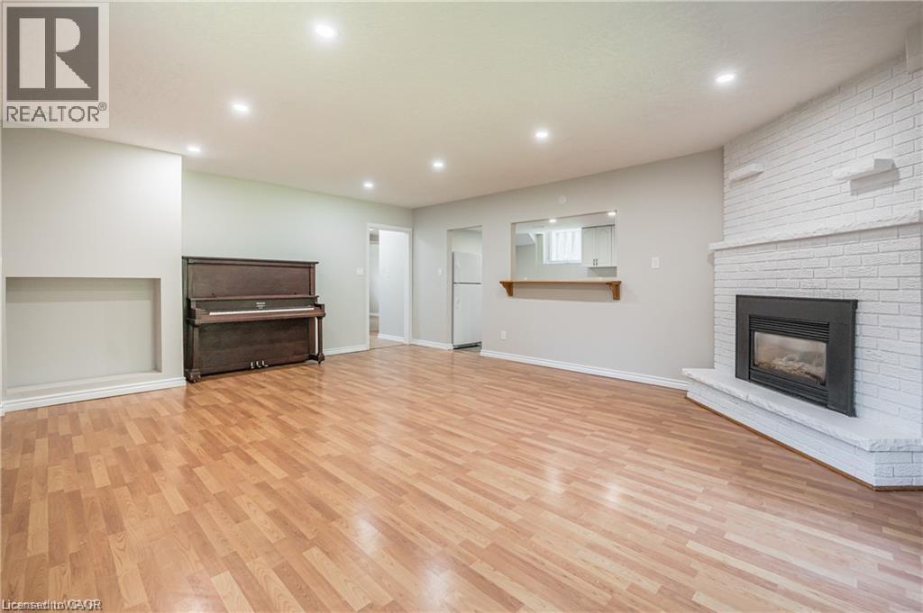 328 Breezewood Crescent Unit# B, Waterloo, Ontario  N2L 5K5 - Photo 3 - 40807021