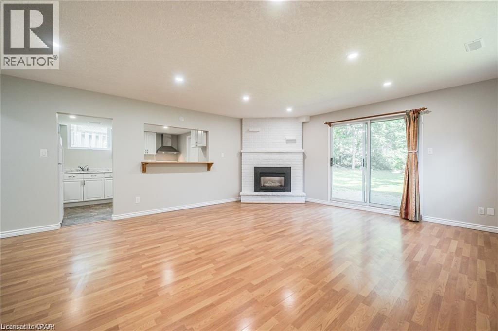 328 Breezewood Crescent Unit# B, Waterloo, Ontario  N2L 5K5 - Photo 5 - 40807021