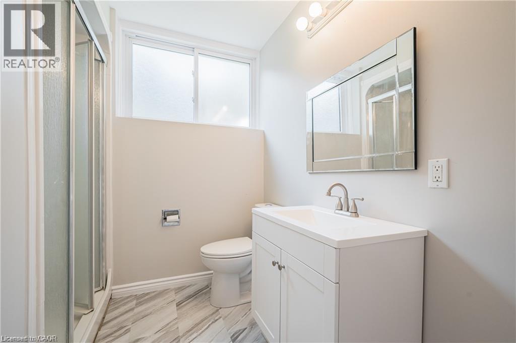 328 Breezewood Crescent Unit# B, Waterloo, Ontario  N2L 5K5 - Photo 8 - 40807021