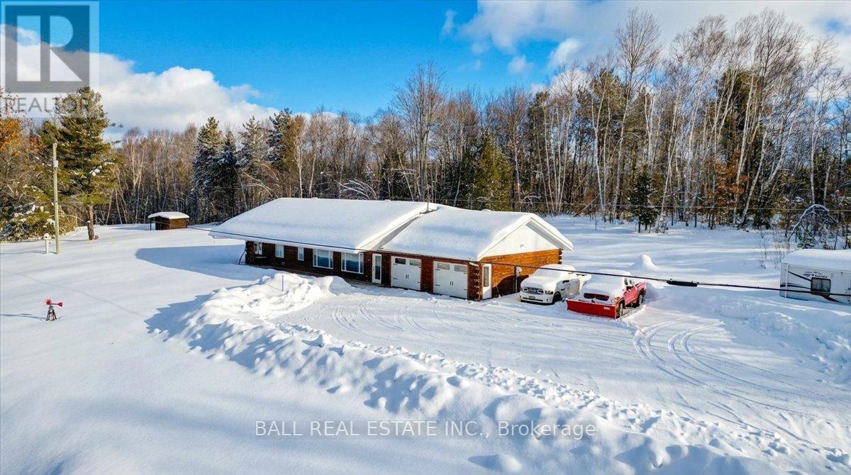250 Lakeview Road, Bancroft, Ontario  K0L 1C0 - Photo 2 - X12822618