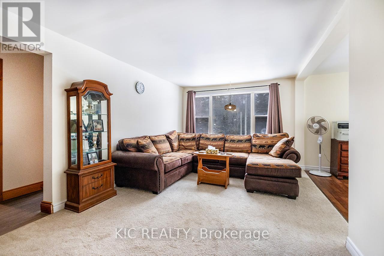 14202 Highway 118 Highway E, Dysart Et Al, Ontario  K0M 1S0 - Photo 9 - X12822620