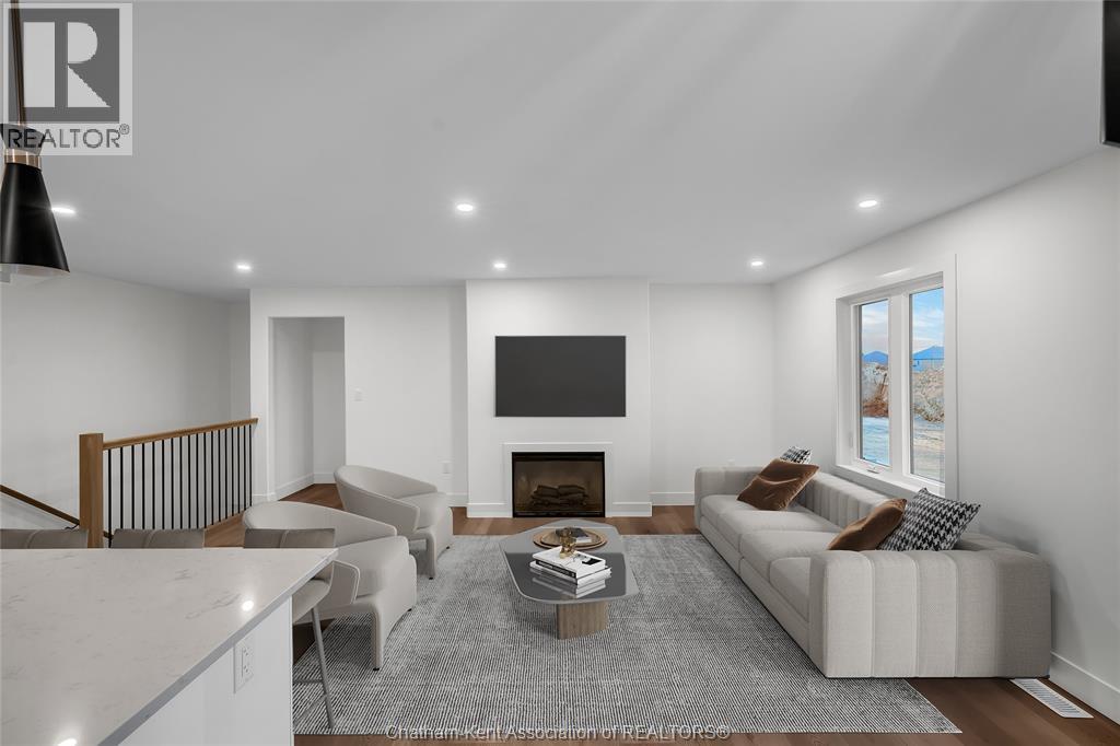 8 Cornerstone Place, Chatham, Ontario  N7M 0V8 - Photo 7 - 25028056