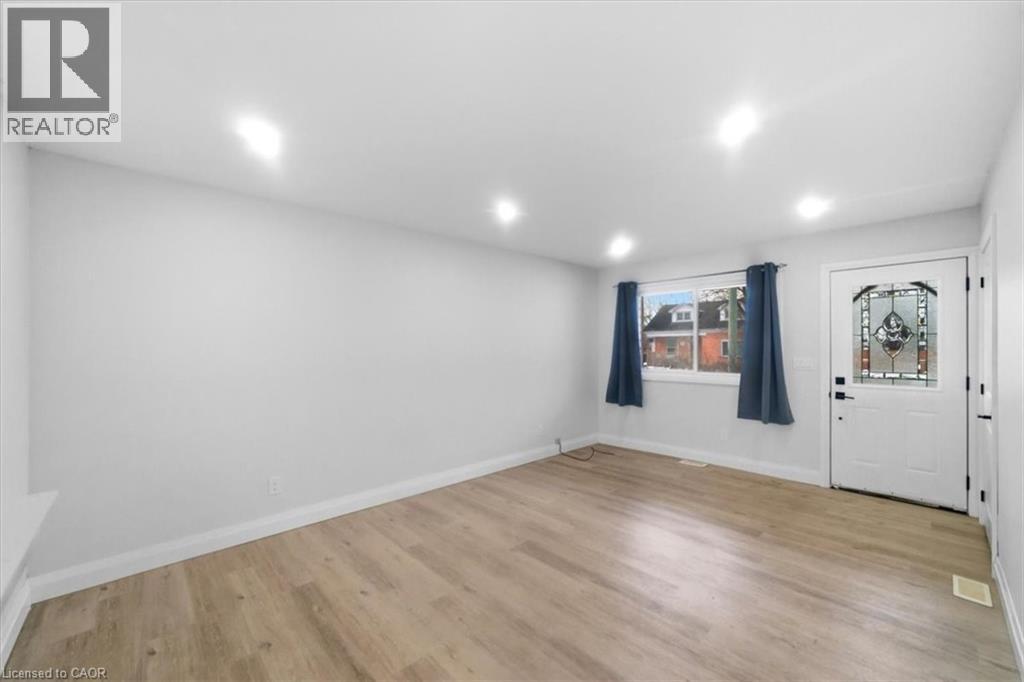 12 Main Street W, Selkirk, Ontario  N0A 1P0 - Photo 5 - 40799646